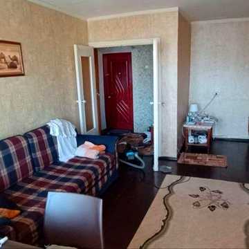 Алмазний поруч зупинка