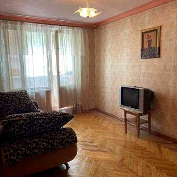 Продам 2 к. квартиру на Холодной Горе