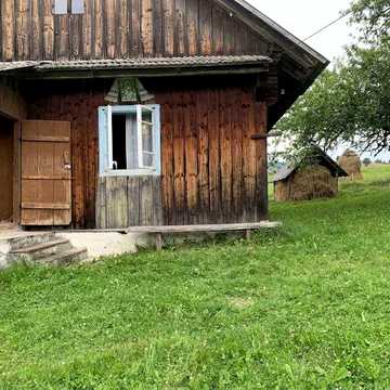 Продаж будинку в Карпатах