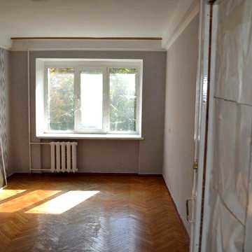Продаю 3х кім. Дехтярівська 58  під ремонт, 3/9, недалеко  від  метро