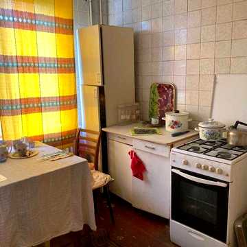 Продаж 2к квартири 47.9 кв. м на вул. Михайла Комарова 5