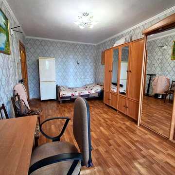 смт Таїрове, найблище передмістя Одеси. Однокімнатна квартира з газовим опалення