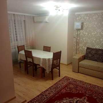 Від власника здається 3х кімнатна квартира в особняку