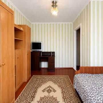 Продаж 1-км в цеглі, магазин Макарон, Ювілейний!