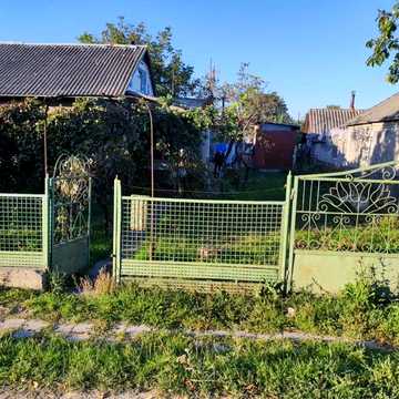 Продам земельну ділянку в Кодимі — 2 будинки, 8,5 соток, ближче до центру