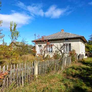 Продаж будинку с.Надіїв 32 сотих низька ціна