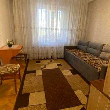 Оренда 2к квартири по вул Петропавлівській, 12