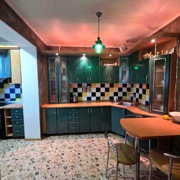 Продаю великогабаритну 4 к.к. (112 кв.м) за авторським проектом, Намив, вул.Лазурна