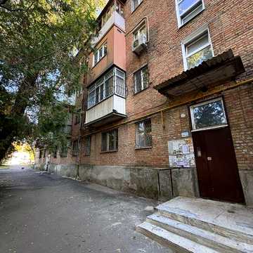 Продам трикімнатну квартиру ЮТЗ