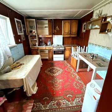 Продам пів будинку