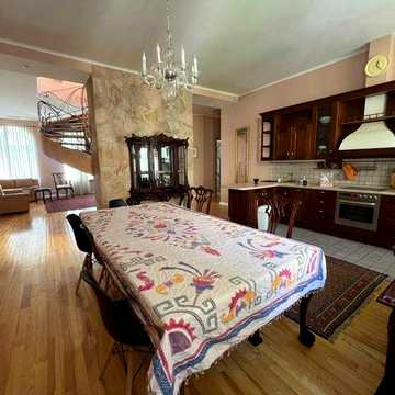 Здам 5 ком.кв-ру, 180 кв.м., Центр, вул.Шота Руставелі 4 (48000 грн) :