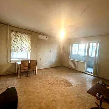 3 кімнатна простора  квартира на низькому поверсі