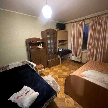 здається квартира 1-кімнатна .Райдужний масив