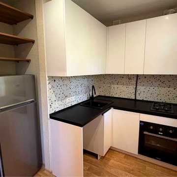 продам 1к квартиру Тітова, Суворова