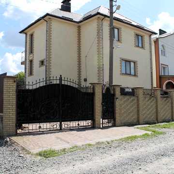 None 320000.0 USD