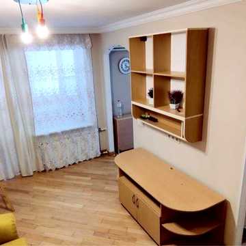 Центр. Вулиця Володимирська 89.