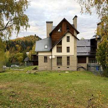 Затишний будинок  у Східниці + ділянка 28 соток , ліс поруч, джерела «Нафтуся»