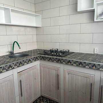 Продам большую 1 к на Салтовке рядом с метро , 522 м-н . Евроремонт , мебель , техника , газ