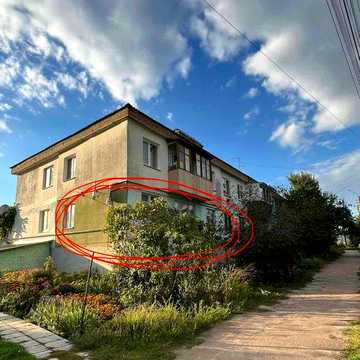 Козелець. 2-к квартира в центрі. Перший поверх, кутова (під бізнес або житло)