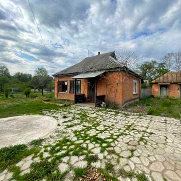 Продам приватний будинок в селі