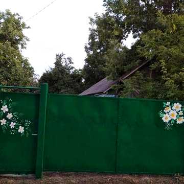 Продам затишний цегляний будинок з великою ділянкою біля Харкова