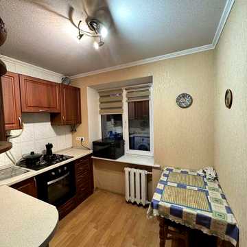 Аренда 3к квартиры. Алана Шепарда 13. Суворова. Титова