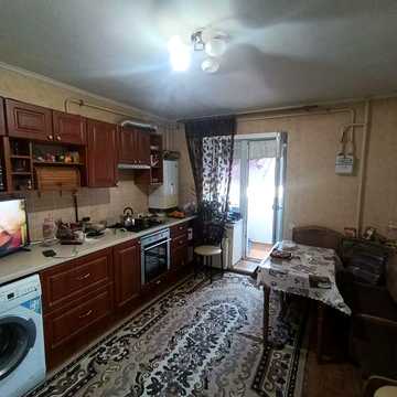 Продаю 2 х кім квартиру з автономним опаленням!