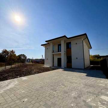 Продаж просторого будинку Вовчинець біля ОЗЕРА