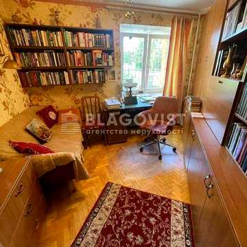 4-кімнатна квартира , Деміївка, Стратегічне шосе, 15