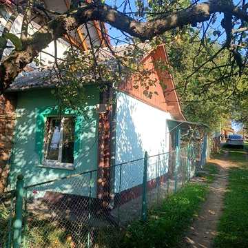 Продаж квартири будинкового типу