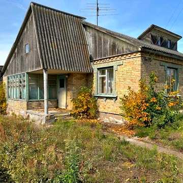 Продаж цегляного будинку 61,9м². 3 кімнати. ГАЗ. Біля озера. ID:854