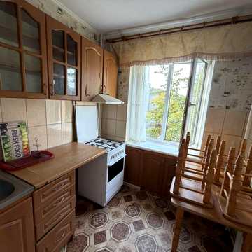 Терміновий продаж 1 кімнатноі квартири вул. Набережна 40
