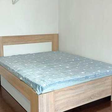 Сдам  1 но  комнатную  ЦЕНТР  Новосельского / Дворянская