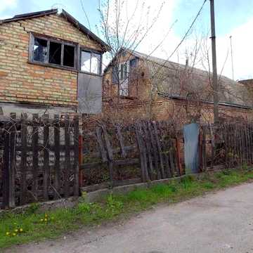 Продається земельна ділянка 10 сот з будинком в м.Ржищів