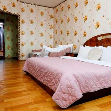 Яркие цветы. Сеть Alex Apartments