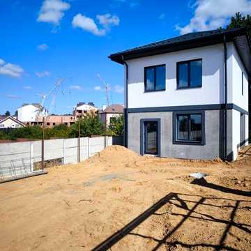 Продам  двоповерховий, окремостоячий будинок за мінімальні кошти !!!