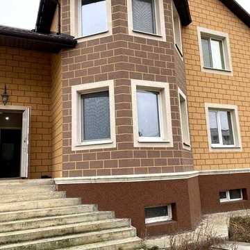 Чудовий, новий будинок в Совіньйоні.