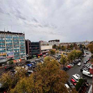 Велика чотирьохкімнатна квартира в самому ЦЕНТРІ.