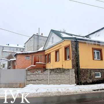 Продам квартиру в центрі міста