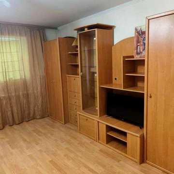 Оренда однокімнатної Лугова,3