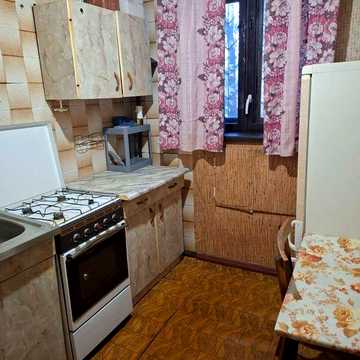 Сдам 1-ю кв  2-й этаж Харьковская Центр