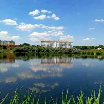 Продам 1-кімнатну квартиру з гардеробною біля озера в новому цегляному будинку