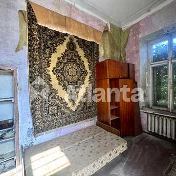 У продажу квартира в центрі міста на вулиці Мечникова, біля Морської Академії та скверу.