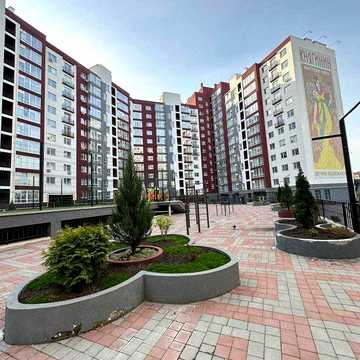 Продаж двокімнатної в центрі на 2 поверсі вигідна ціна поруч ратуша ЖР Княгинин Галицька Васильянок 2 кімн власник
