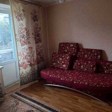 Продам квартиру-гостинку в смт Баришівка