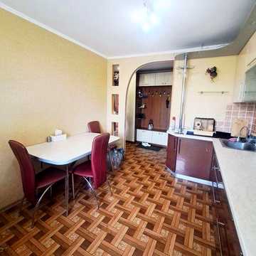 Продається 2 кім.кв.в центрі (3 Слобідська)