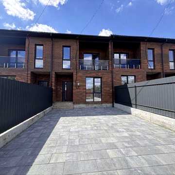 Прода таунхауса з центральними комунікаціями