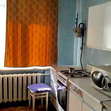 3к квартира з просторою кухнею