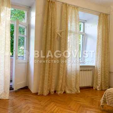 Продаж 1 к кв Центр Ремонт Метро Висока стеля
