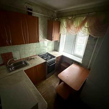 Здам 2 кім по Перемоги центр міста
